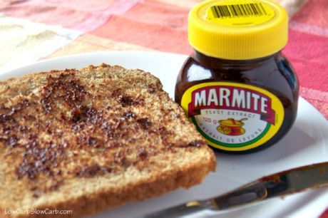 42. Toast med smør og marmit, Storbritannien